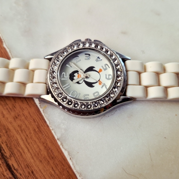 Penguin Design Watch with Rhinestones - Picture 7 of 8